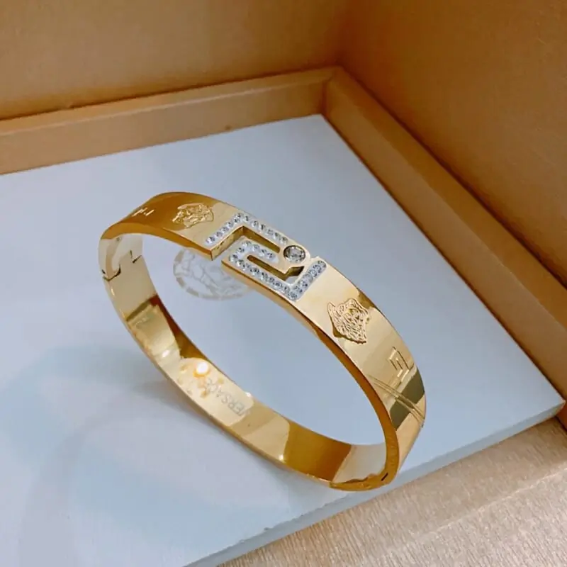 versace bracelets s_12523502